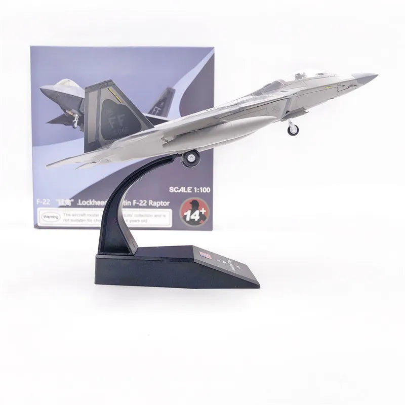 Fighter Model US F22 Raptor (1:100)